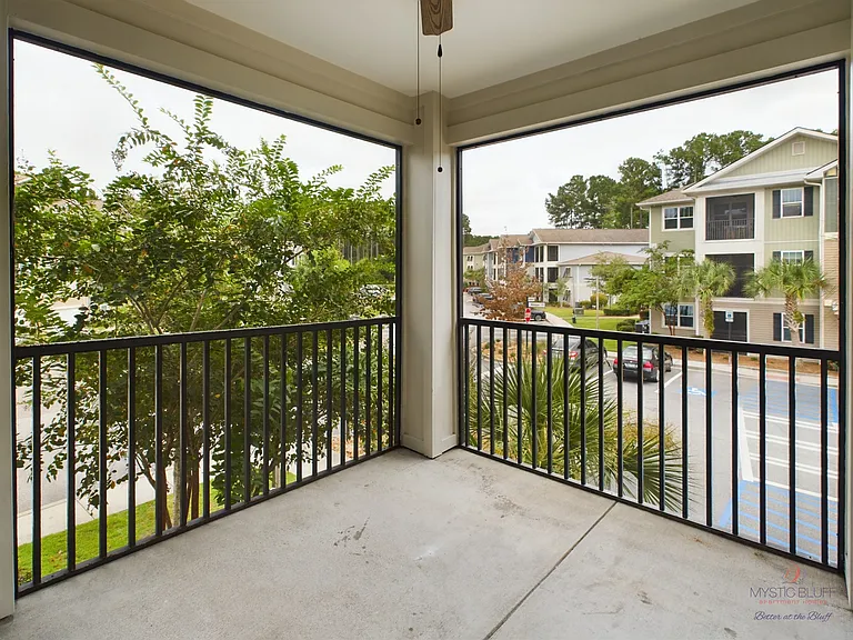 Mystic Bluff Apartments — Photo 141