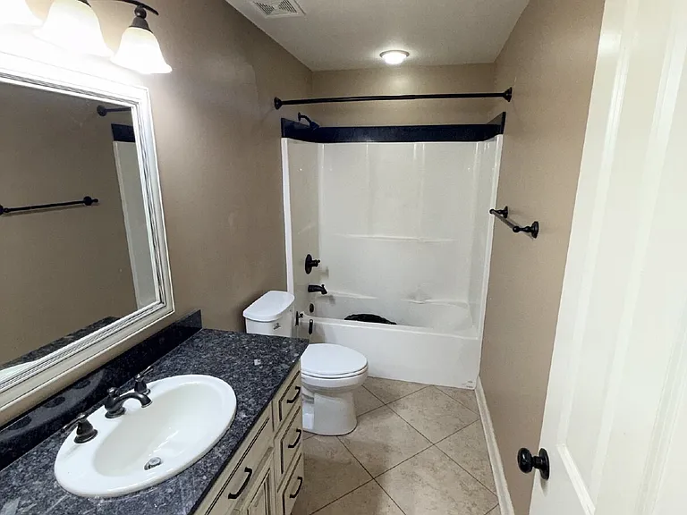 18 Breydon Ct — Photo 5