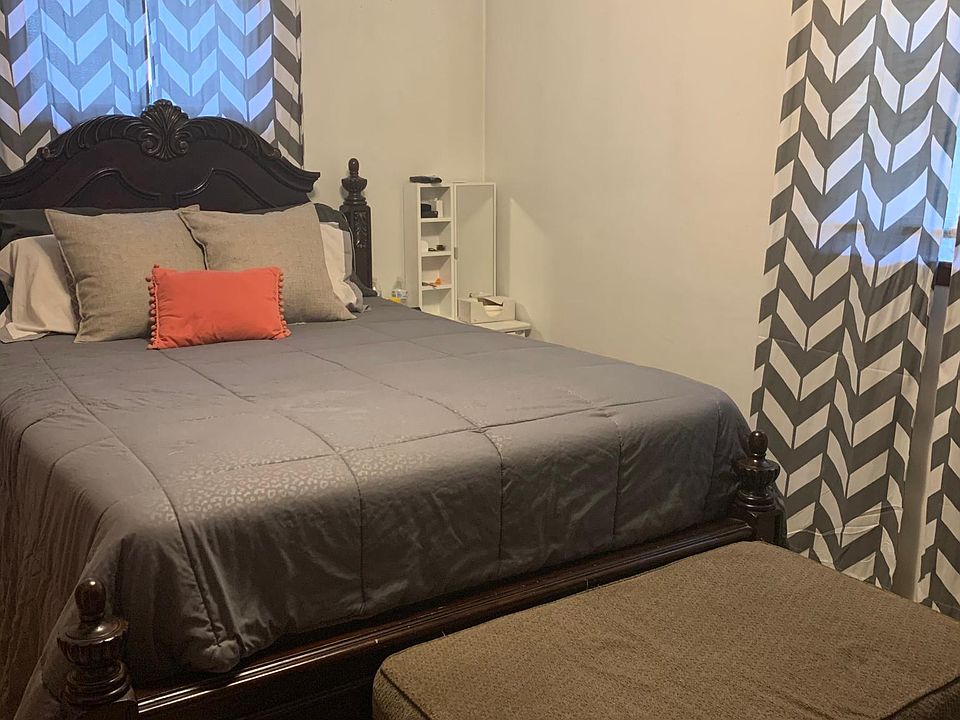 2nd image of 624 1/2 Evergreen St #1