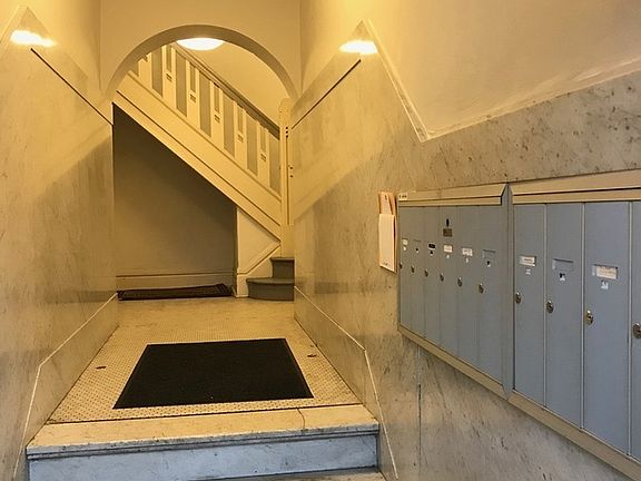 3rd image of 5646 Waterman Blvd APT 31