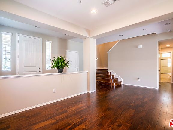 5th image of 17038 Cantlay St