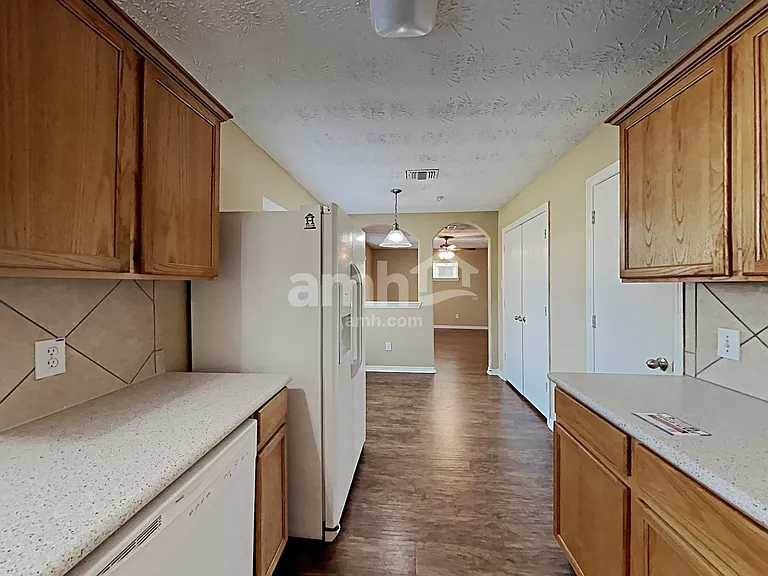 5010 Deerpath Dr — Photo 4