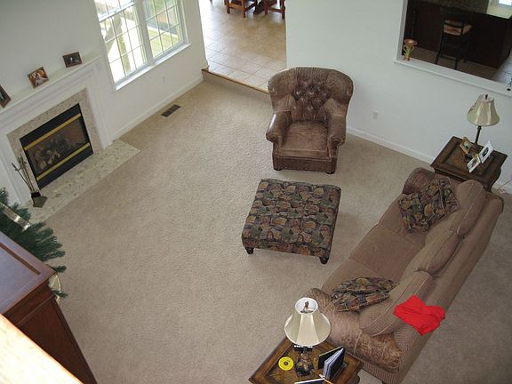 Great Room w/ Fireplace