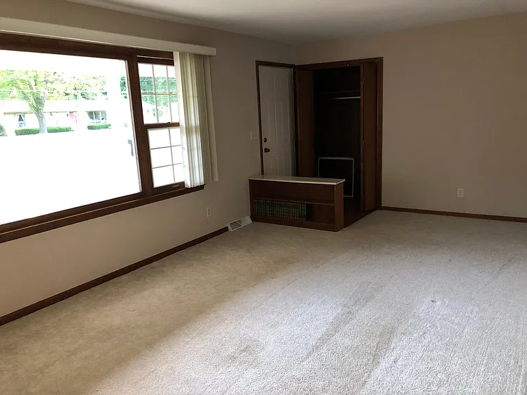 1702 Thunderbird Dr — Photo 13