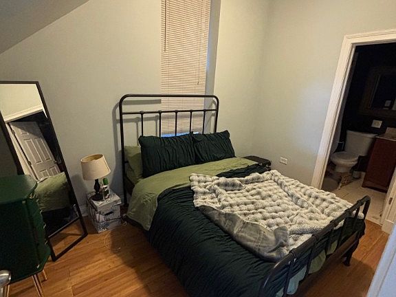 3rd image of 1846 W 18th St #1F
