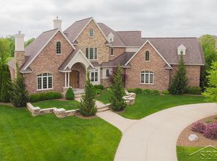 1111 Carrie Lynn Dr, Bay City, MI