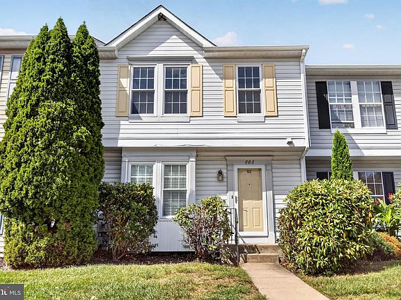3rd image of 803 Arbern Pl