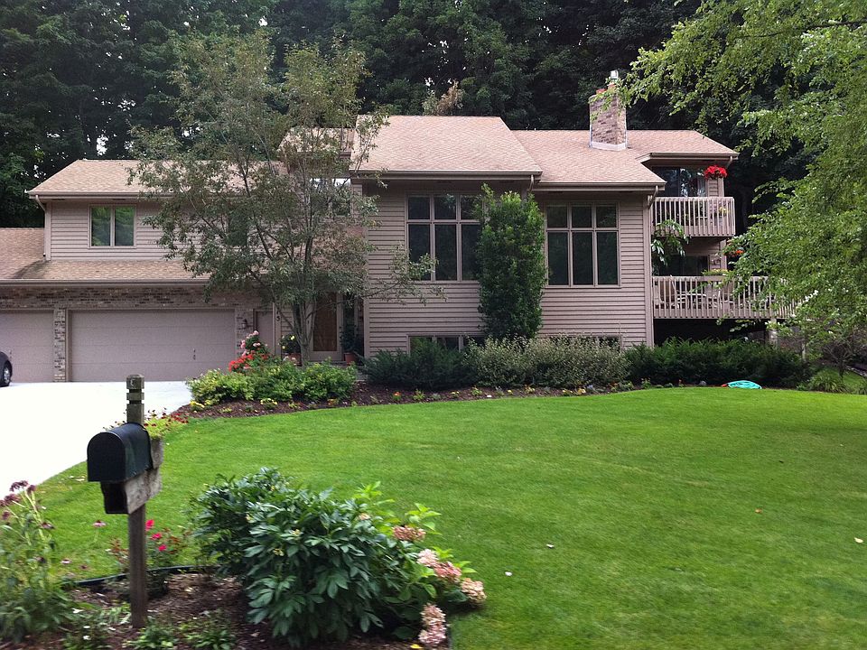 1st image of 2715 Hemlock Ln N