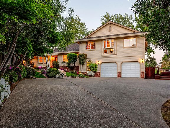 3rd image of 319 Diamond Oaks Rd