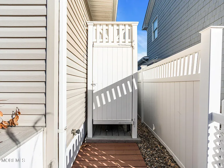 213 Hayes Ct — Photo 27