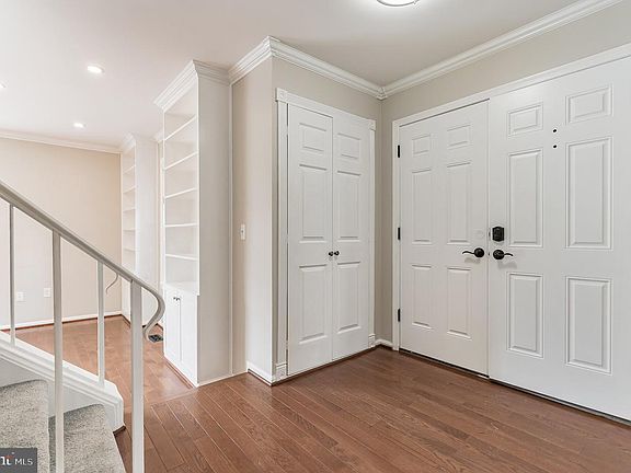 4th image of 8284 Clifton Farm Ct