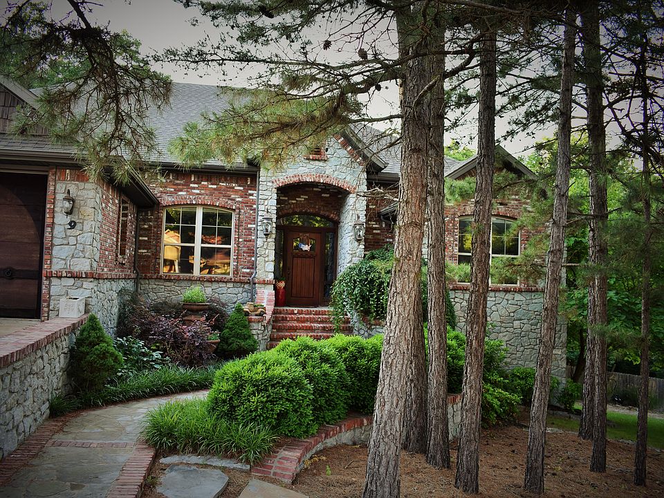 1st image of 9 Harrington Ln