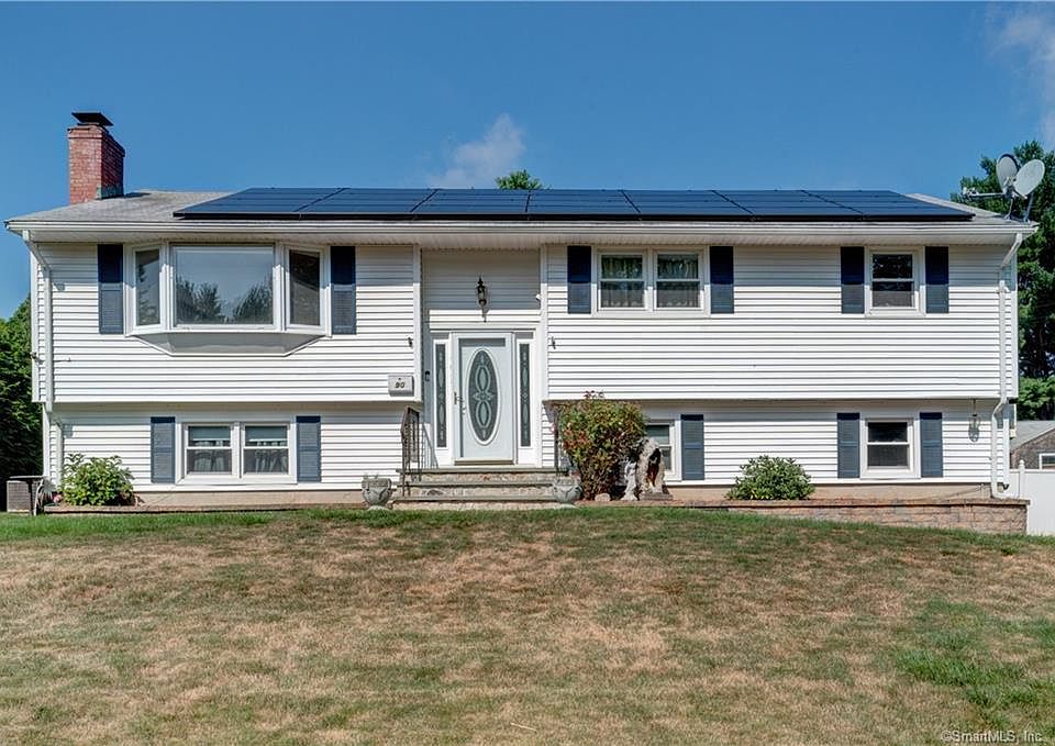 1st image of 90 Revere Dr