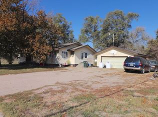 1304 E 23rd St, Columbus, NE 68601