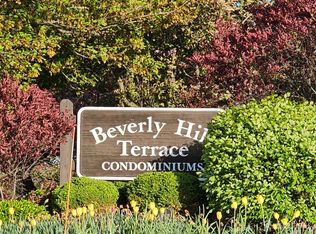 144 Beverly Hills Ter APT E, Woodbridge, NJ 07095
