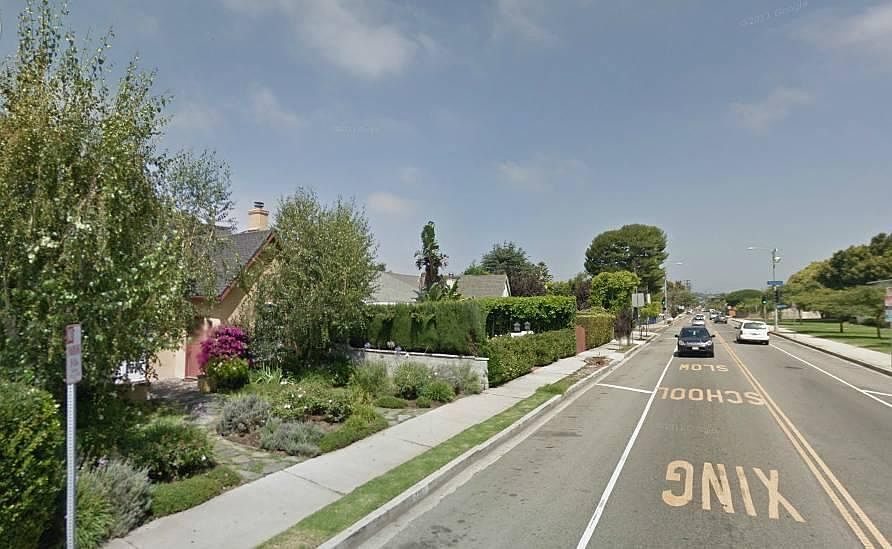 2nd image of 2224 Walgrove Ave