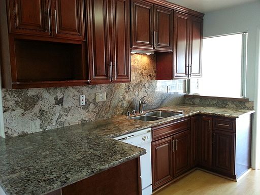 4th image of 848 Stonegate Dr