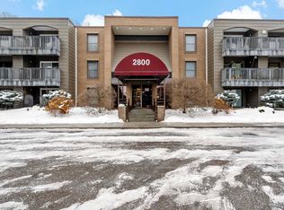 2800 Hamline Ave N APT 112, Roseville, MN 55113