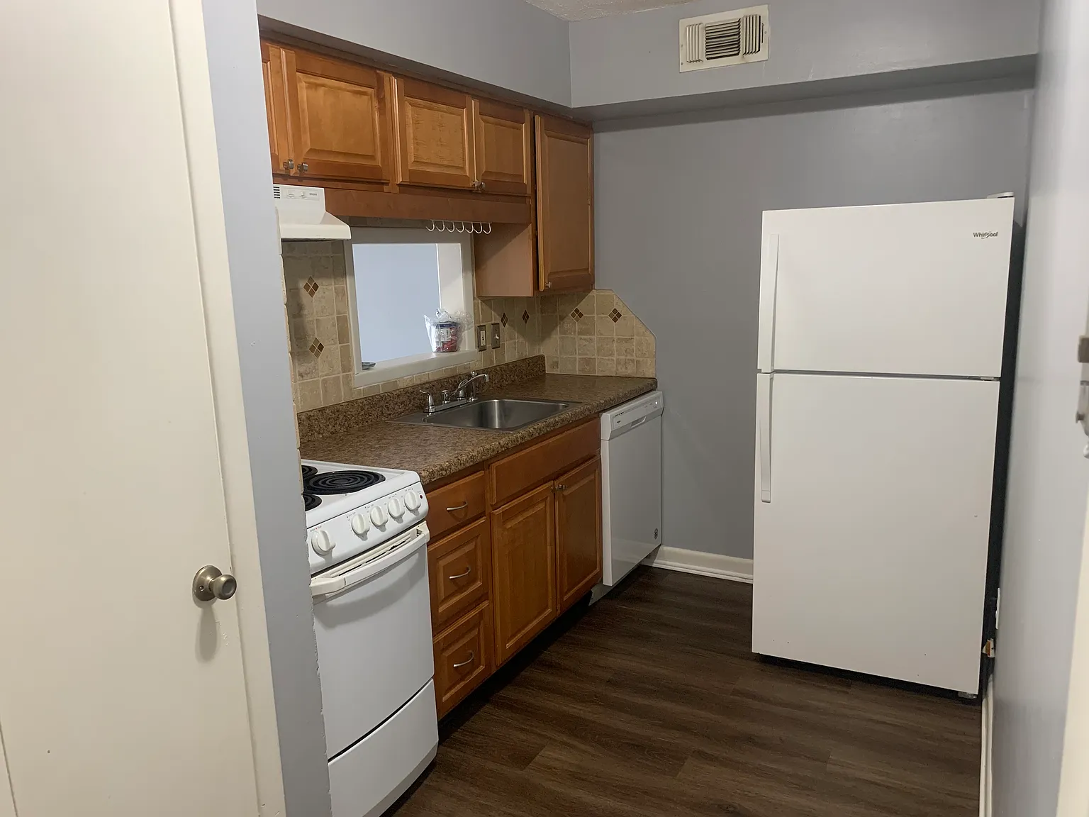 1 bed, 750 sqft, $795 — Photo 4