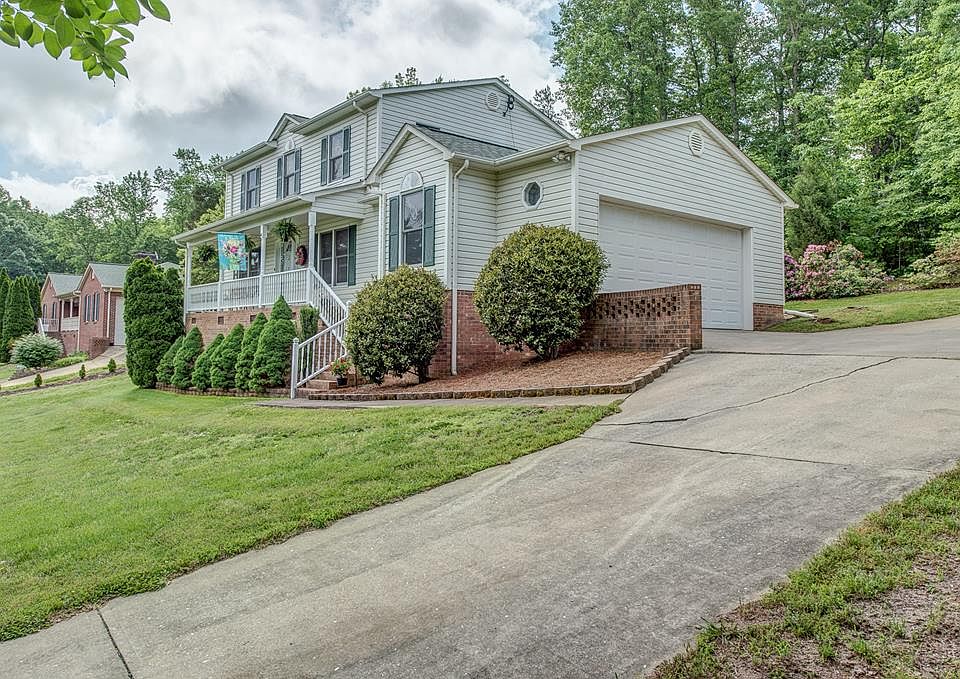 1st image of 143 Crystal Brook Dr