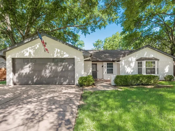 1003 Hickory Cir, Mansfield, TX 76063