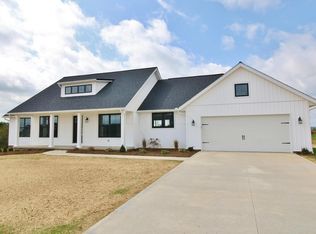 1275 Isabelle Ln, Zanesville, OH 43701