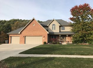 430 Winter Pine Dr, Findlay, OH 45840