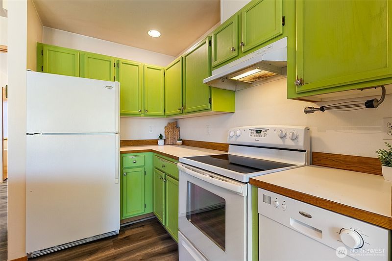 3rd image of 264 W Maberry #202