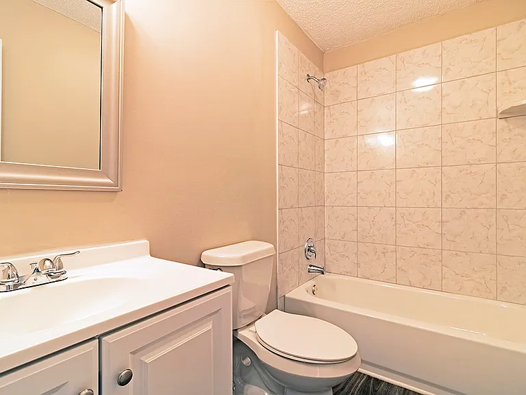 Bloomfield Townhomes — Photo 10