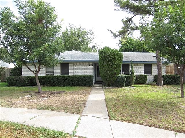 1st image of 2917 Meadow Park Dr