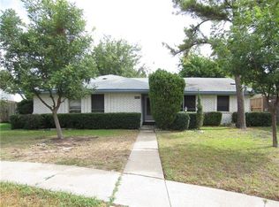 2917 Meadow Park Dr, Garland, TX 75040