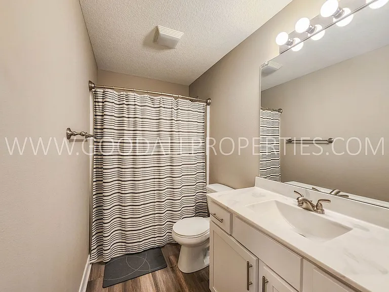 285 NW Morgan Ct — Photo 12