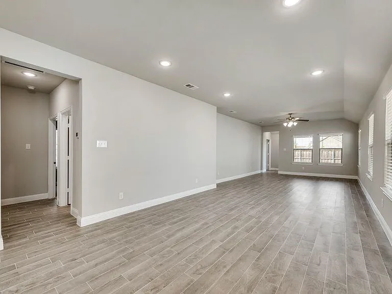 1080 Norias Dr — Photo 8