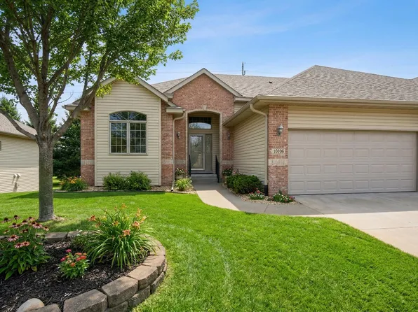 10106 Chestnut Cir N, Brooklyn Park, MN 55443