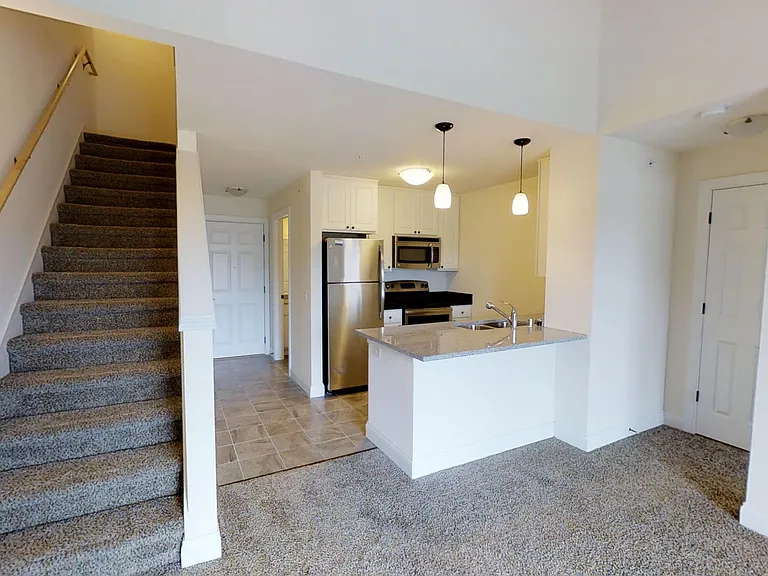 Delafield Lakes Apartments — Photo 12