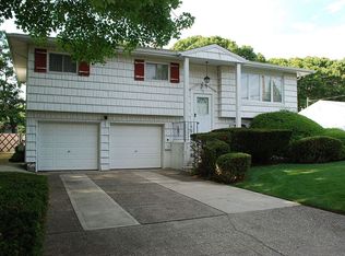 15 Harrison Ave, Centereach, NY 11720