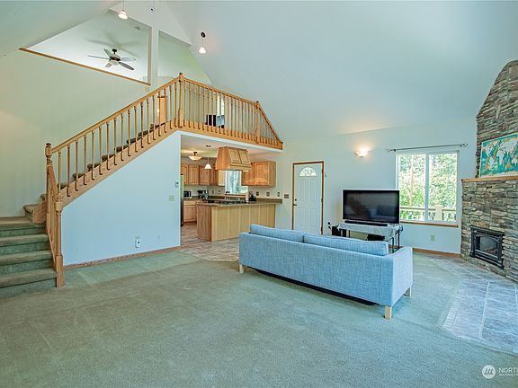 5th image of 483 N Suncrest Drive