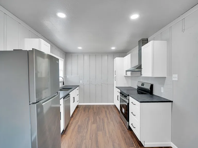 413 Shaw St — Photo 19