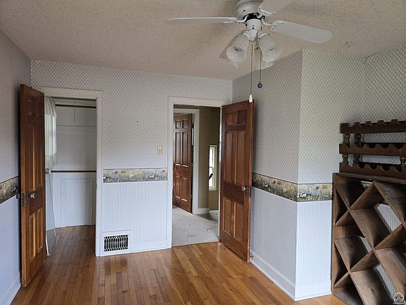 3rd image of 2701 SW Harland Ct