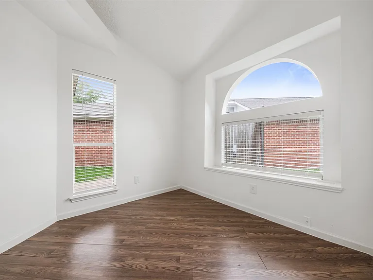 6606 Laurel Glen Dr — Photo 19