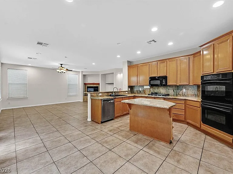 2282 Tedesca Dr — Photo 9