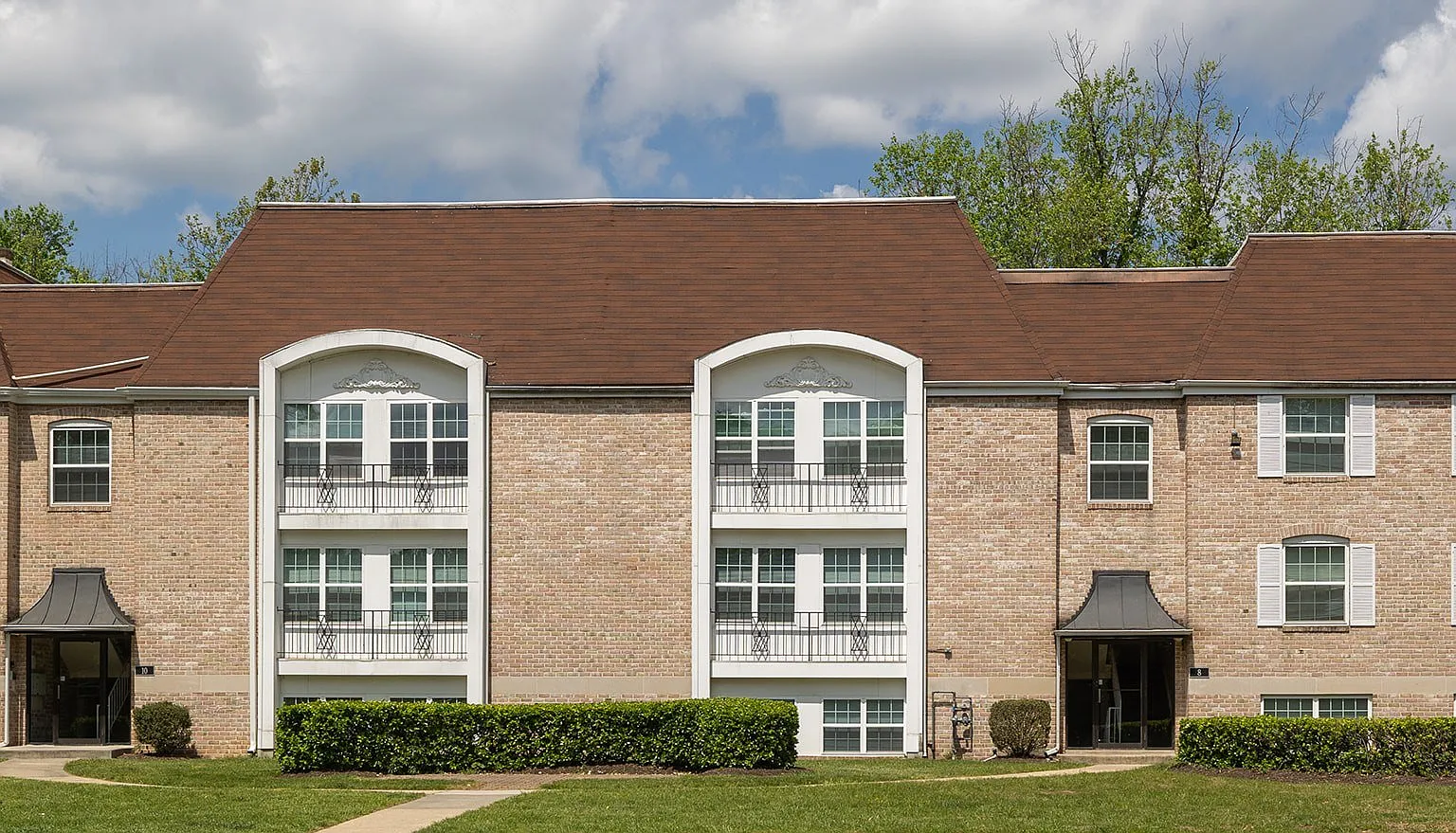 The Brittany Apartments — Photo 1