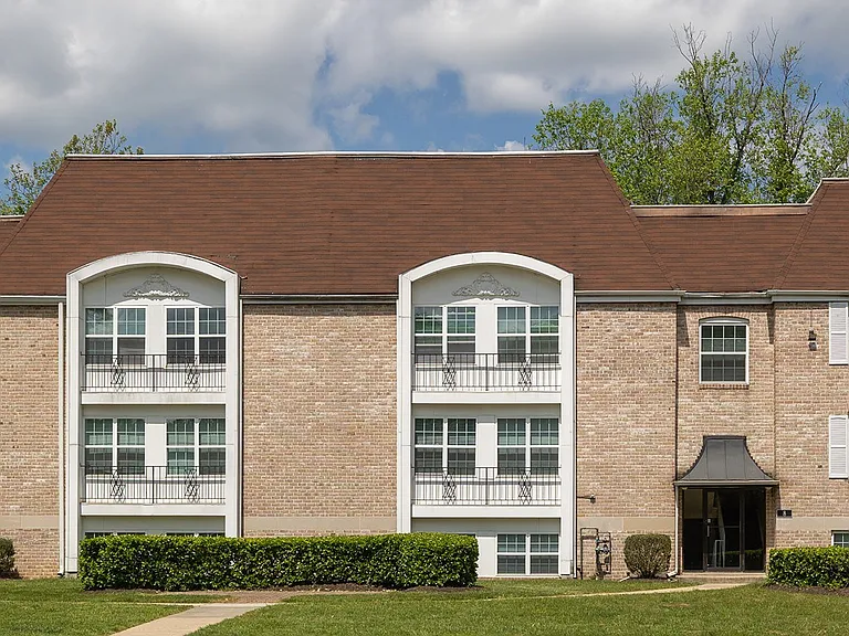 The Brittany Apartments — Photo 1