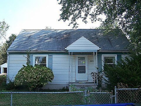 1st image of 233 Elmwood Dr