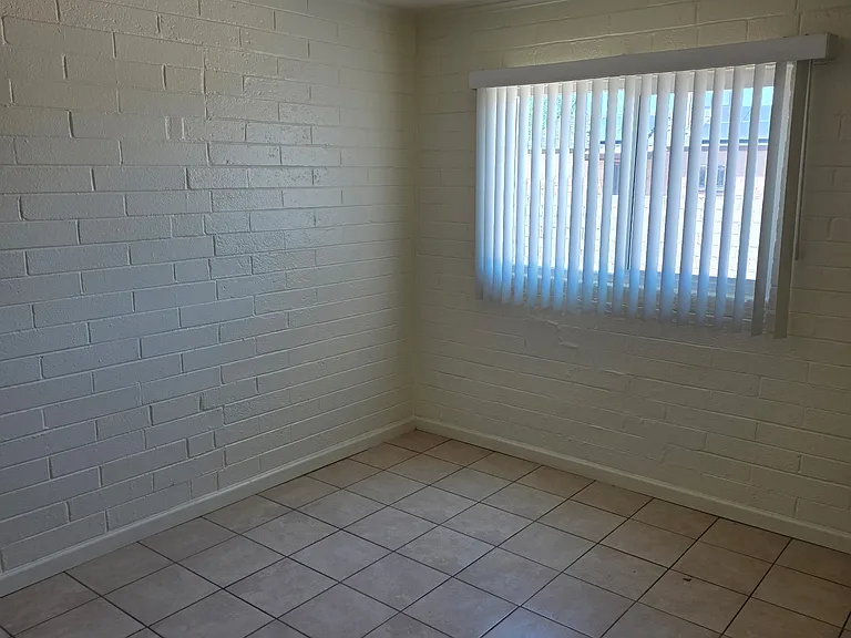 2433 E Cameron Vis — Photo 14