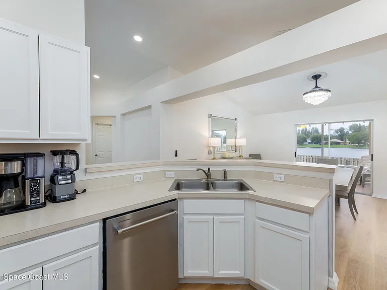 4540 Bellaluna Dr — Photo 14