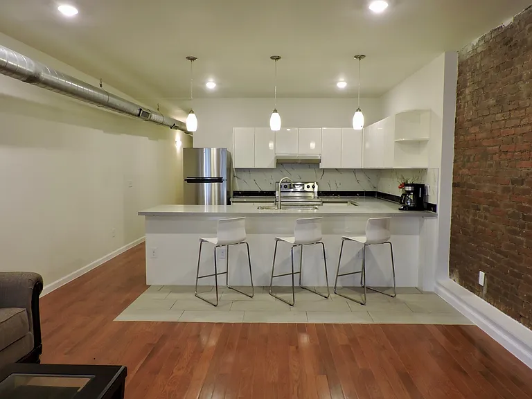 309 Sycamore Street Apartments — Photo 6