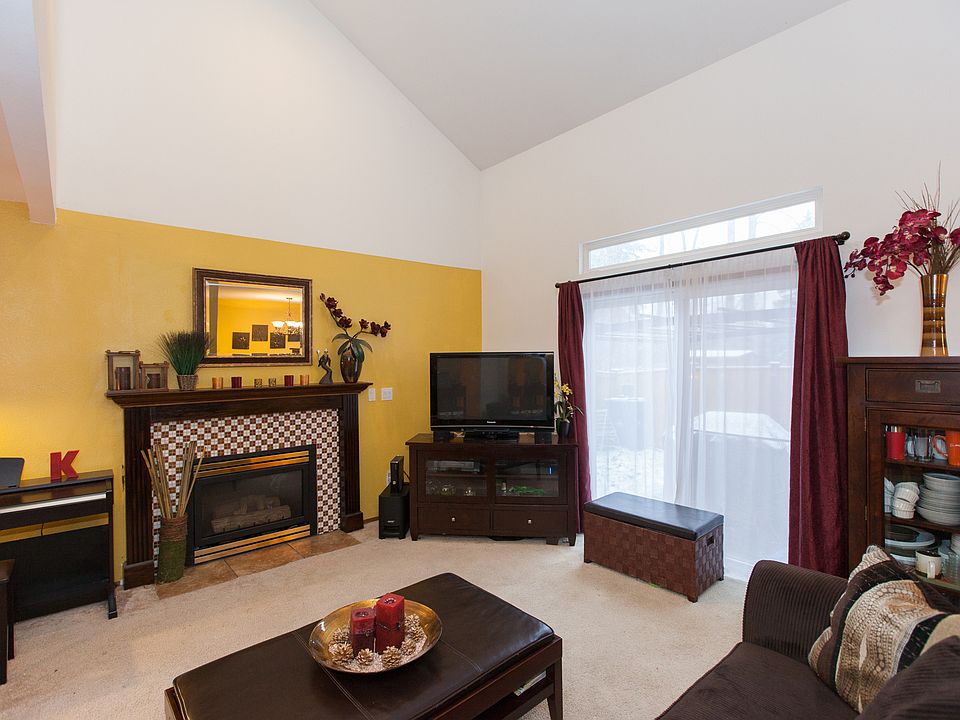 1st image of 9814 2nd St SE #30