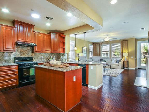 5th image of 1713 Marseille Ln