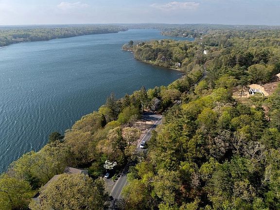 2nd image of 209 Herring Pond Rd